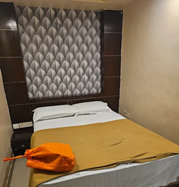 1 x Deluxe Room Non AC Room